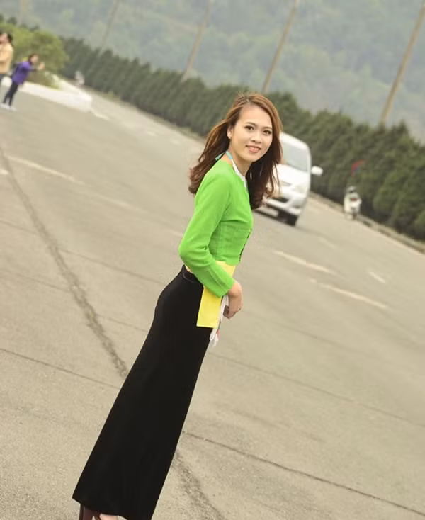 Trang phục truyền thống của cô gái Mường.