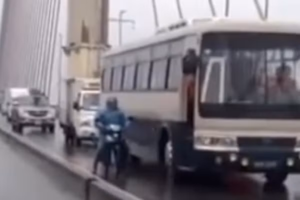 Anh: Khoanh khac an tuong giao thong Viet Nam