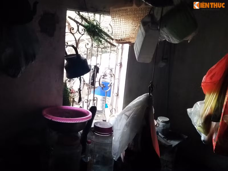 Bên trong ngôi nhà không một đồ vật nào giá trị.