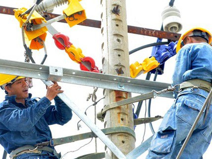 Thu tuong Nguyen Xuan Phuc yeu cau lam ro dung, sai viec tang gia dien-Hinh-2