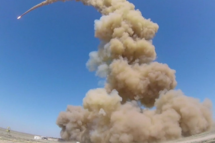 Độ chính xác không cao, kích thước cồng kềnh và tốn kém là những gì mà các chuyên gia quân sự Mỹ nhận định về vũ khí thế hệ mới của lực lượng phòng không Nga, trái ngược hẳn với những gì mà Trung Quốc ca ngợi.