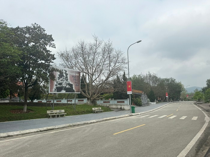 Chiến tranh đã lùi xa, cuộc sống vùng đất lửa đã được hồi sinh. Tuyến đường 15A đã nâng cấp thành quốc lộ. Ðoạn từ huyện Ðô Lương đi huyện Nam Ðàn, qua tọa độ "lửa" Truông Bồn đã được mở rộng, trải nhựa phẳng lỳ. Hai bên đường, rừng tràm bạt ngàn xanh dọc sườn đồi.