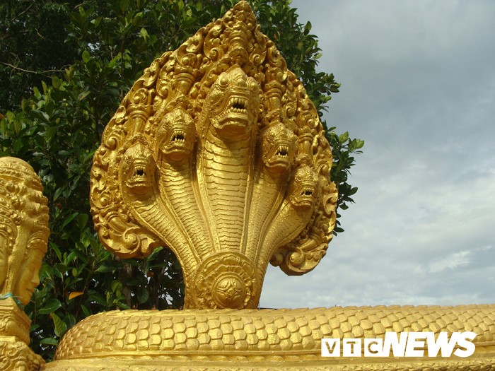 Kinh hoang cham tran ran khong lo thanh tinh tren nui Cam-Hinh-2