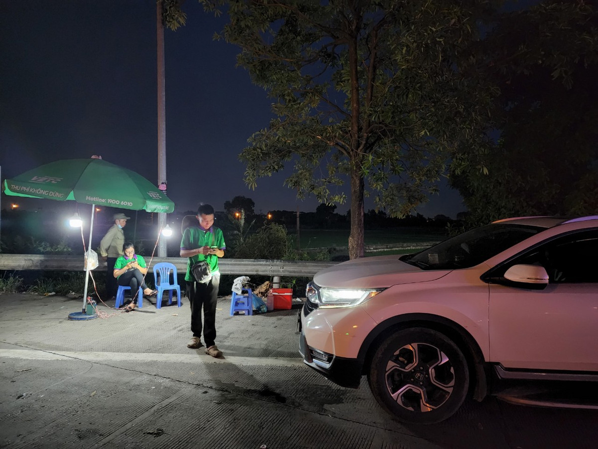 Từ ngày mai, các phương tiện vào cao tốc đều bắt buộc phải thực hiện thu phí không dừng.