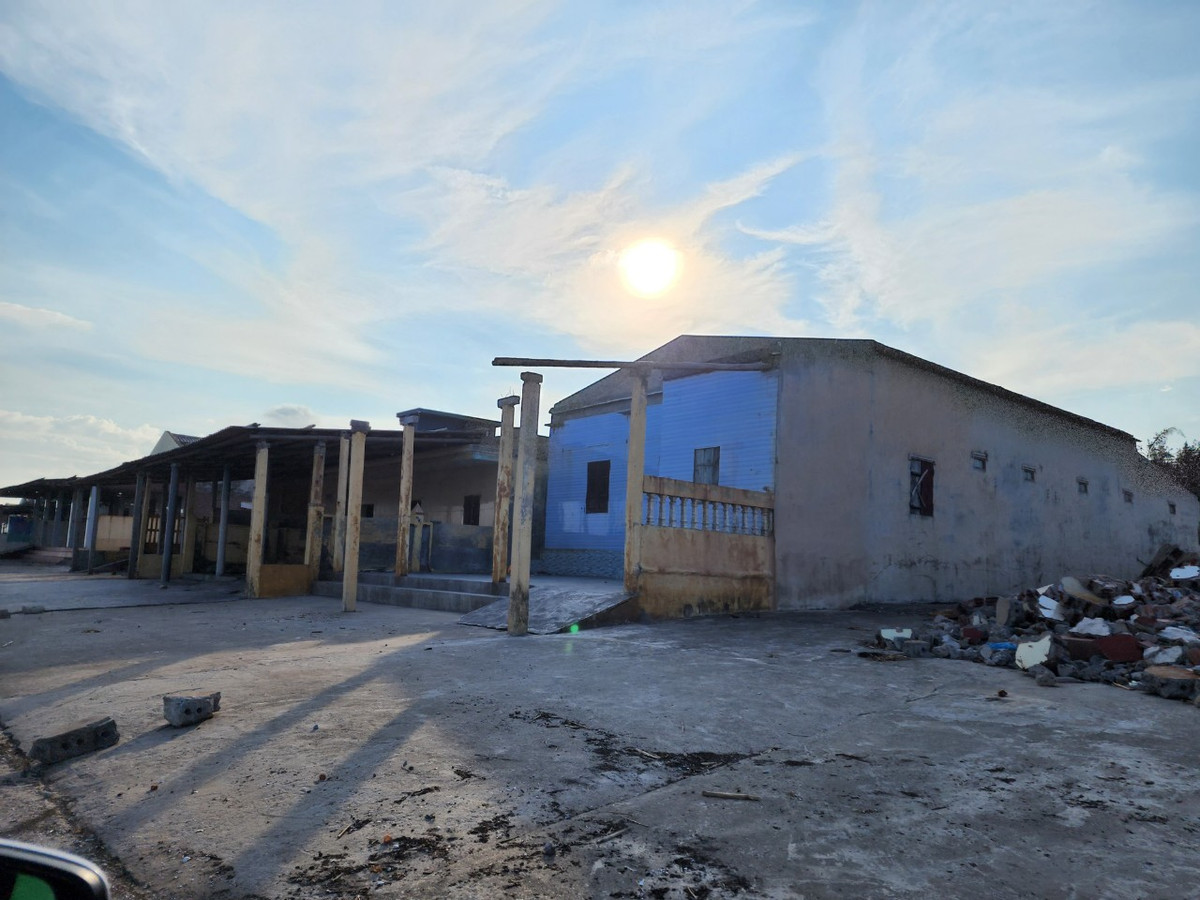 Tuy nhiên, mặc dù đã đạt được kết quả xóa bỏ các điểm dịch vụ tự phát và có chứa mại dâm nhưng chính quyền nơi đây vẫn chưa thể giải phóng hoàn toàn các công trình kiên cố để trả lại mặt bằng sạch phục vụ cho mục đích kêu gọi đầu tư, xây dựng khu du lịch mới.