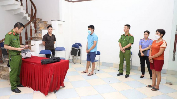 Boc me nhung chieu gian lan, thong thau trong dau gia