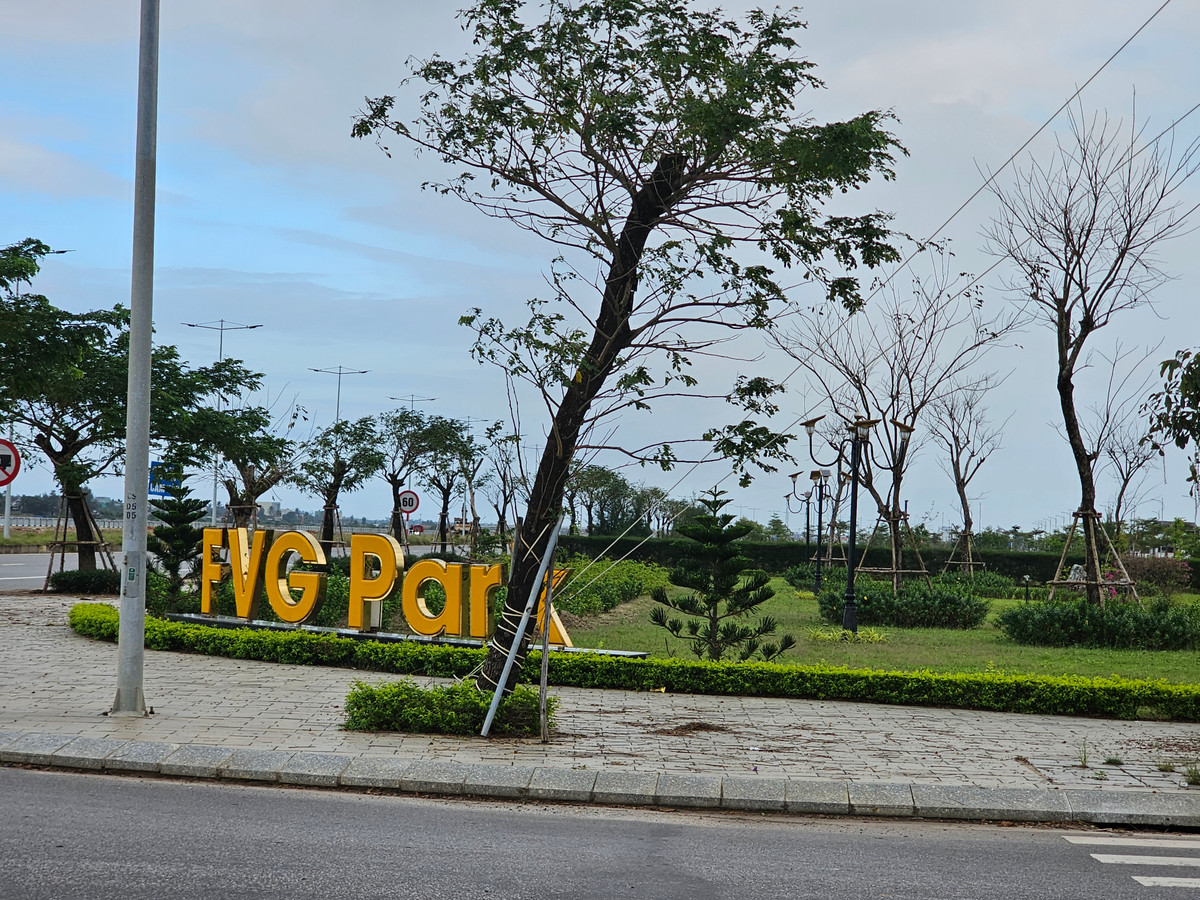 Vịnh An Hòa City từng được quảng bá là khu đô thị đầu tiên tại Núi Thành, với nhiều tiện ích mang phong cách nghỉ dưỡng tiêu chuẩn 5 sao, là Khu đô thị “đáng sống” nhất vùng Đông Quảng Nam.