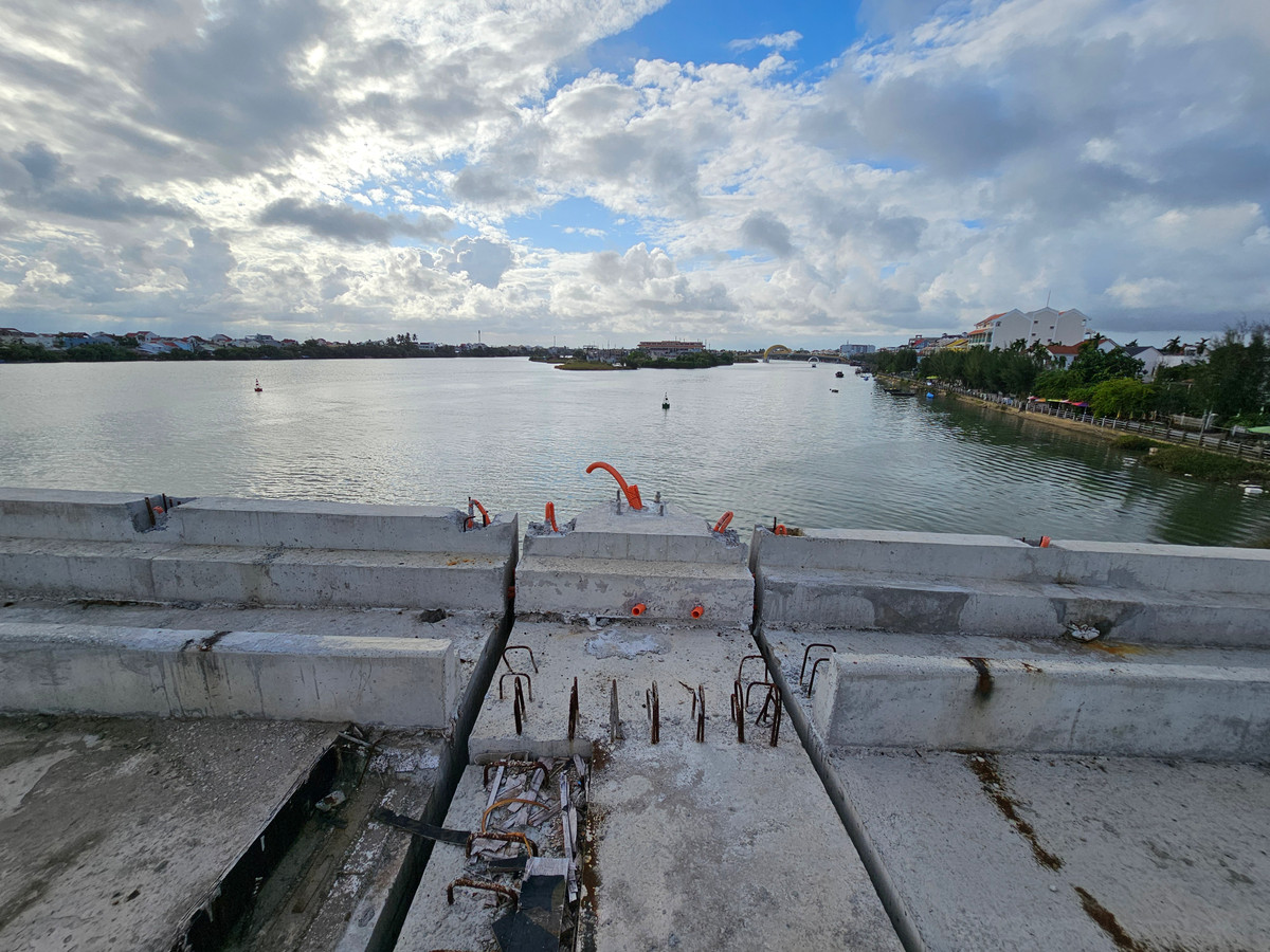 Quang Nam: Cau tram ty khong the thong xe vi... thieu duong dan-Hinh-6