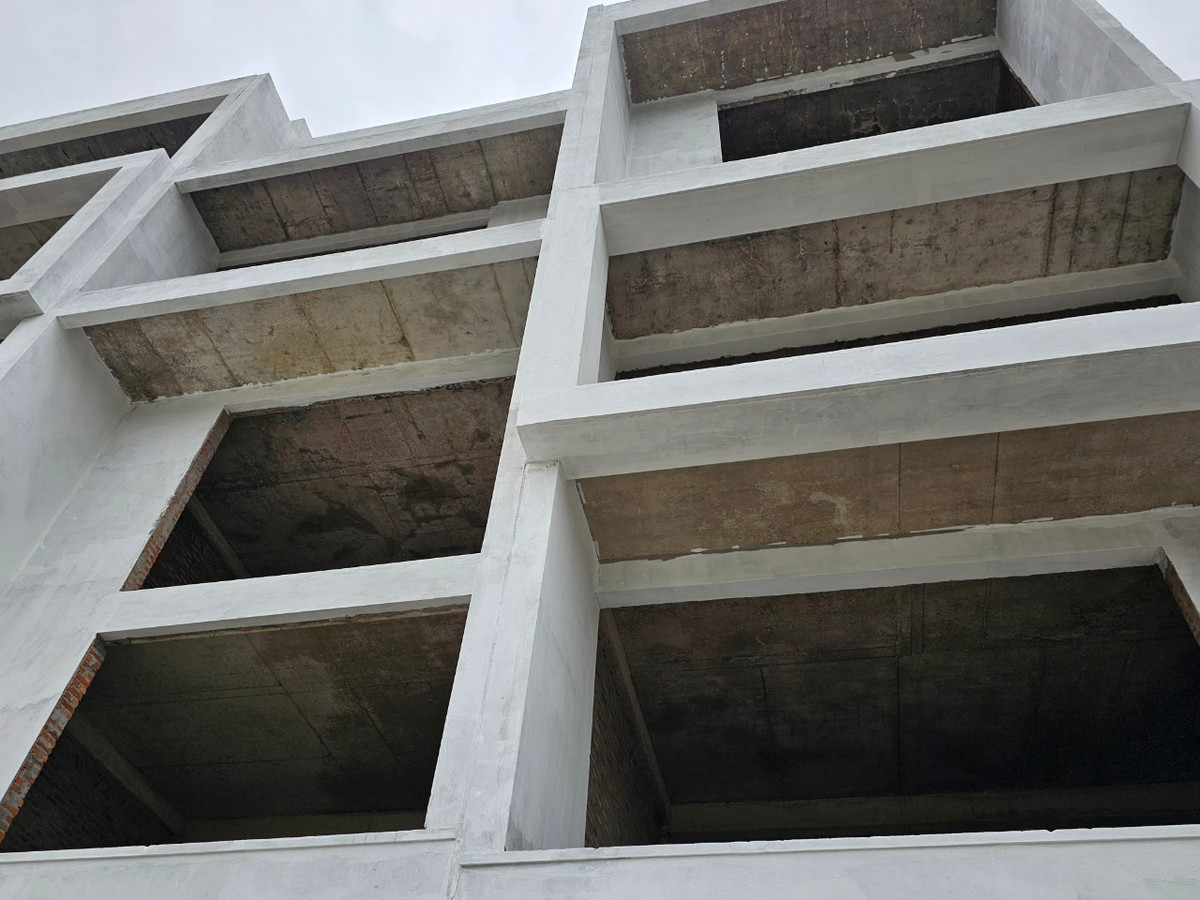 FLC Eo Gió gồm những căn shophouse mang kiến trúc khoáng đạt Địa Trung Hải, shophouse quảng trường nổi bật với kiến trúc kiểu Havana, những căn hộ golf đẹp lạ, phong cách villa của Nam Mỹ... là viễn cảnh có thể "thôi miên" bất kỳ nhà đầu tư nào.