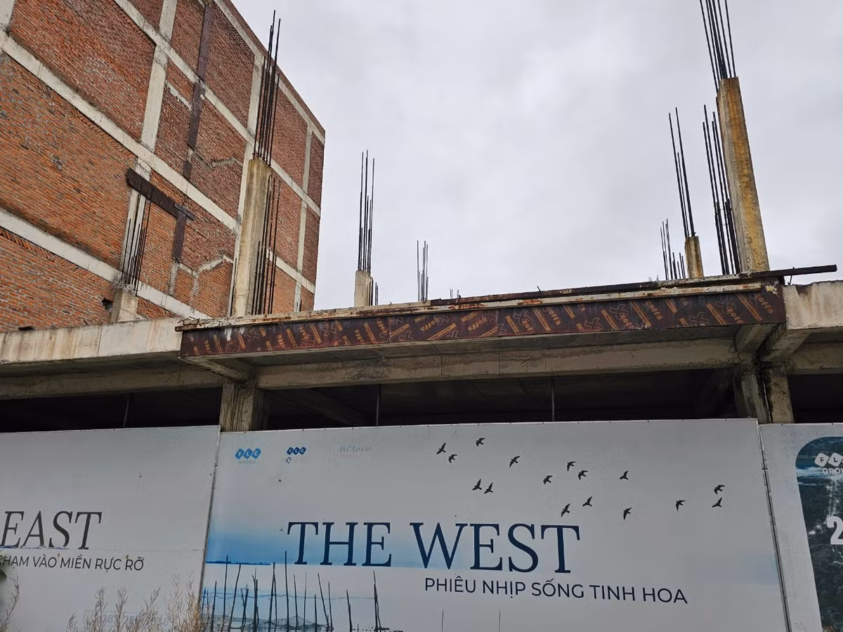 Nhiều nhà đầu tư trót "xuống tiền" nay đành ngậm ngùi rao bán "cắt lỗ".