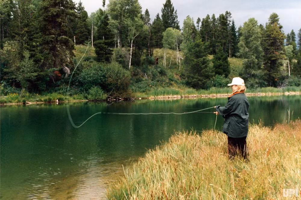 Đệ nhất phu nhân Mỹ Hillary Clinton câu cá tại trại này năm 1995.