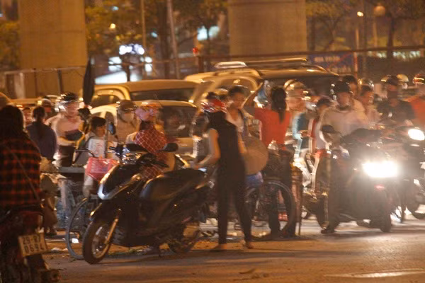 Cảnh tượng giao thông vô cùng hỗn loạn.