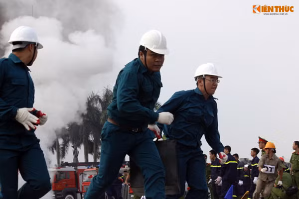 Nhanh chóng di chuyển tài sản ra khu khỏi khu vực hỏa hoạn.