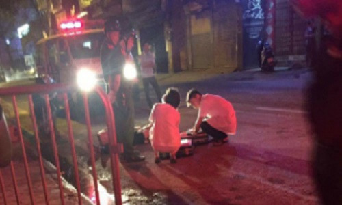 Nhận được tin báo, lực lượng chức năng khẩn trương đến hiện trường.