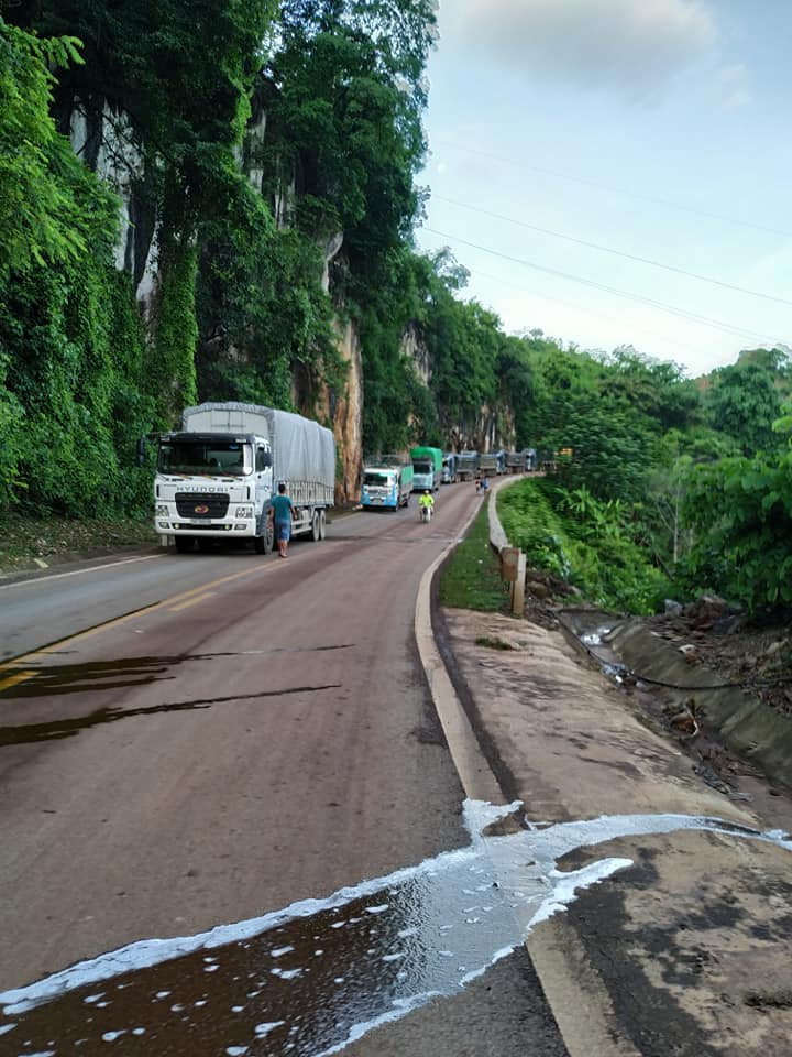 Son La: Mua lon bun dat tran mat duong, QL6 tac duong cuc bo-Hinh-3