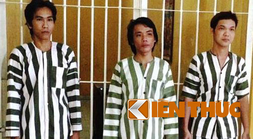 15 côn đồ chém người túi bụi, chém cả công an 15 con do chem nguoi tui bui, chem ca cong an