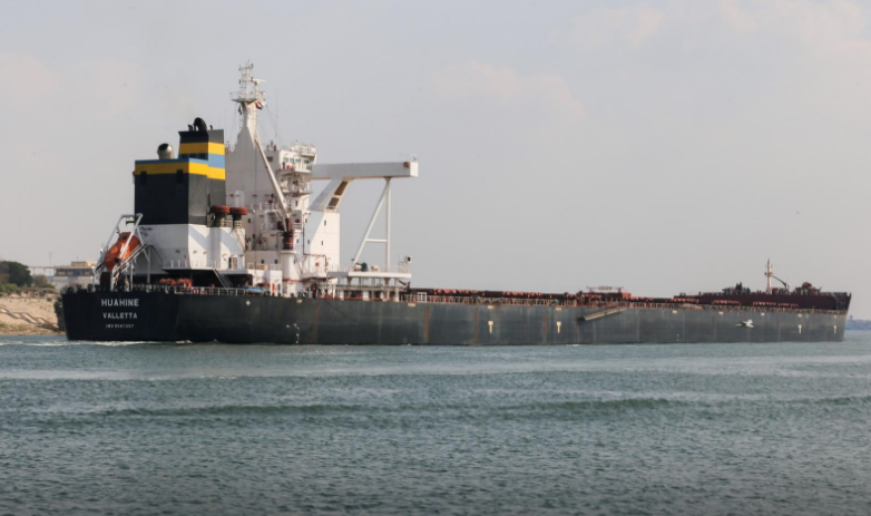 Hang tram tau di chuyen qua kenh dao Suez vua duoc khoi thong-Hinh-4