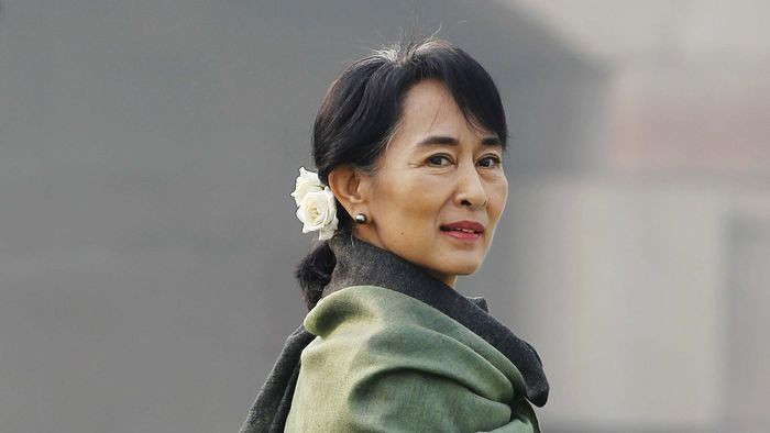 Tuy nhiên, các chuyên gia pháp lý của bà San Suu Kyi đã nhiều lần phủ nhận cáo buộc bà thực hiện hành vi sai trái, cho rằng các cáo buộc được đưa ra là nhằm mục đích chính trị. Ảnh: Reuters.