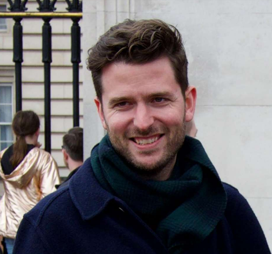 Vào năm 2009, Knauf nhận bằng bằng Thạc sĩ Chính trị và Truyền thông của Trường Kinh tế và Khoa học Chính trị London. Ảnh: TC.