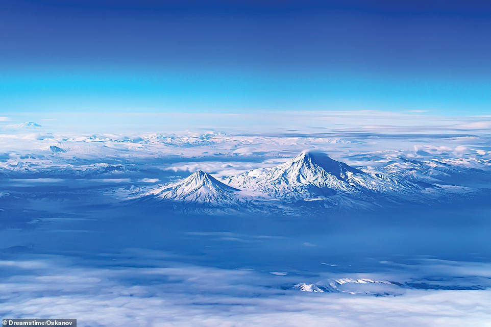 Ararat là núi lửa hình nón, gồm hai đỉnh là Great Ararat và Little Ararat, ở Thổ Nhĩ Kỳ. Trong đó, Great Ararat là điểm cao nhất ở Thổ Nhĩ Kỳ.