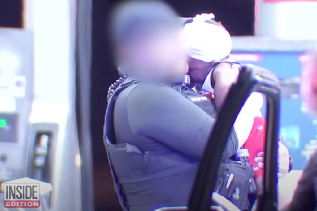 Được biết, Woods, 33 tuổi, điều khiển chiếc Mercedes-Benz liên quan đến ít nhất hai vụ cướp và bị cảnh sát truy đuổi. Cuộc truy đuổi kết thúc tại trạm xăng, nơi đối tượng này định cướp xe hơi của cô Daisha. Ảnh: NYP.