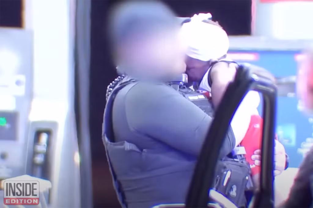 Được biết, Woods, 33 tuổi, điều khiển chiếc Mercedes-Benz liên quan đến ít nhất hai vụ cướp và bị cảnh sát truy đuổi. Cuộc truy đuổi kết thúc tại trạm xăng, nơi đối tượng này định cướp xe hơi của cô Daisha. Ảnh: NYP.