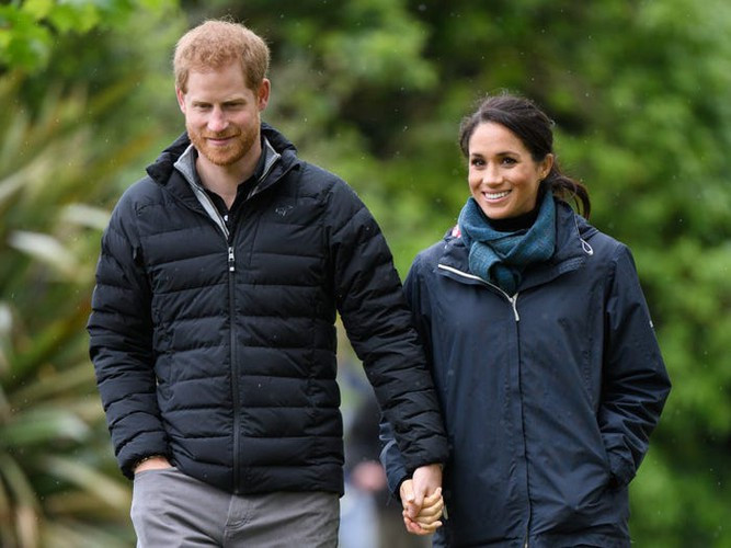Được biết, Harry và Meghan đã nhắc tới những cuộc trò chuyện về màu da của con trai họ, việc đánh mất sự bảo hộ của Hoàng gia Anh và những áp lực dữ dội từng khiến nữ Công tước xứ Sussex có ý định tự tử,... Ảnh: Insider.