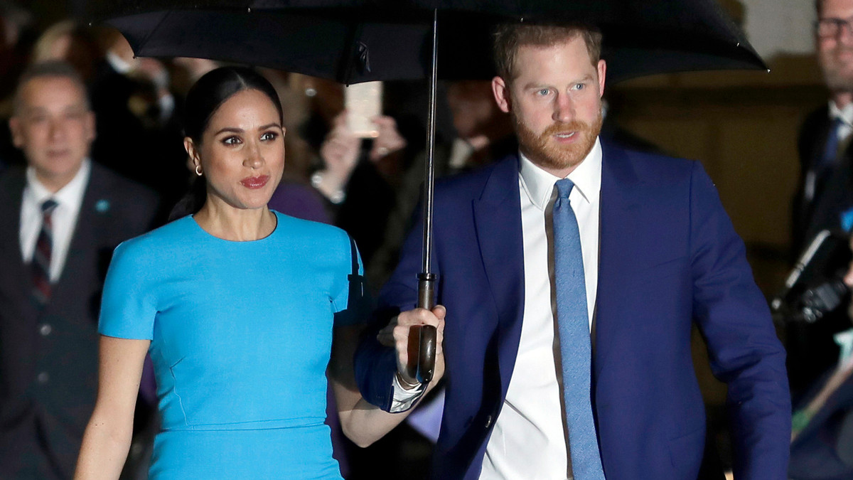 Dù vậy, đây không phải là lần đầu tiên cặp đôi Meghan - Harry khiến gia đình Hoàng gia Anh dậy sóng.