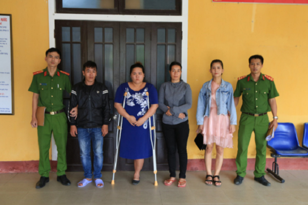 Khoi to doi tuong quay clip trong vu danh ghen kinh hoang o Hue