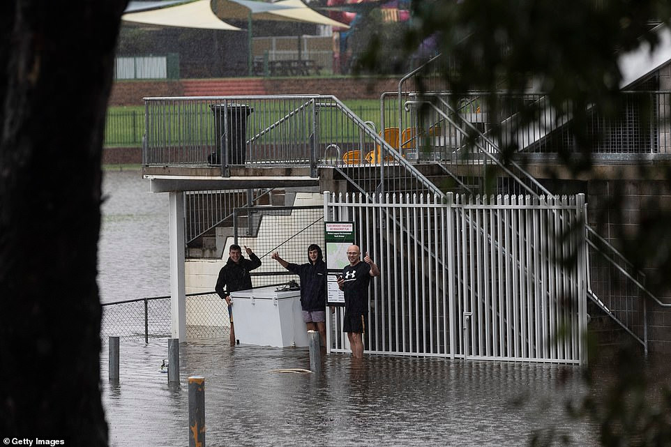 Bà Berejiklian cho biết cộng đồng bang đang nghĩ đến những người hiện đang phải sống trong nỗi sợ hãi và lo lắng.