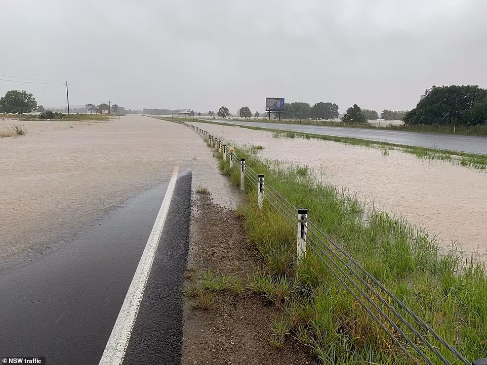 Anh: Nguoi dan Australia khon kho vi tran lut lon nhat 50 nam-Hinh-7