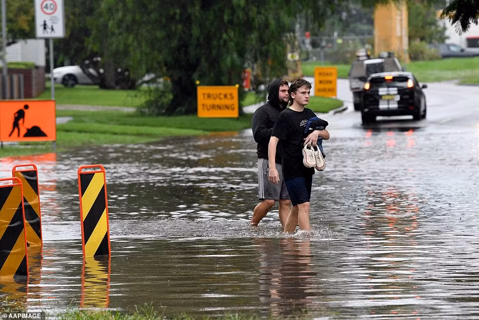 Anh: Nguoi dan Australia khon kho vi tran lut lon nhat 50 nam-Hinh-3