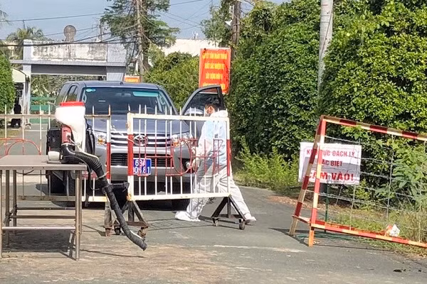 Nguoi ban ve so o Tien Giang am tinh voi SARS-CoV-2