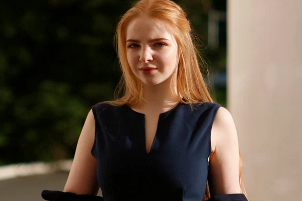 Theo người thân của Irina, cô không tham dự bữa tiệc này vì bận làm việc.