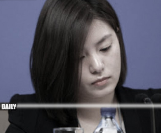 Tên của Zhang Jing trở thành một trong những từ khóa được tìm kiếm hàng đầu trên mạng xã hội Weibo. Ảnh: DD.