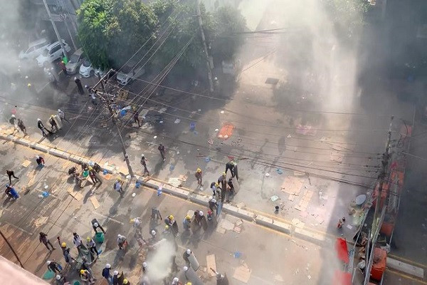 Bien co chinh tri “dao lon” cuoc song nguoi dan Myanmar the nao?