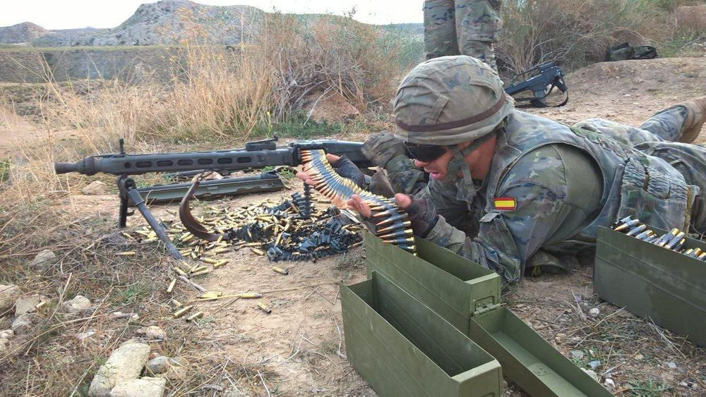 Bước cải tiến cuối cùng là thay đổi từ loại đạn 7,92 x 57 mm của Đức Quốc Xã chuyển đổi sang cỡ đạn 7,62 x 51 mm NATO, lúc đó khẩu súng máy hạng nhẹ được đặt tên là MG2.