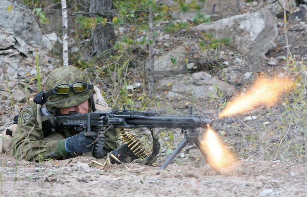 Bước tiến hóa của khẩu súng máy MG1 A1 là MG1 A2 có khóa nòng nặng hơn kèm theo vài thay đổi khác. Ở phiên bản MG1 A3 súng được thay đổi bộ phận che chớp sáng đầu nòng, chân chống cải tiến.