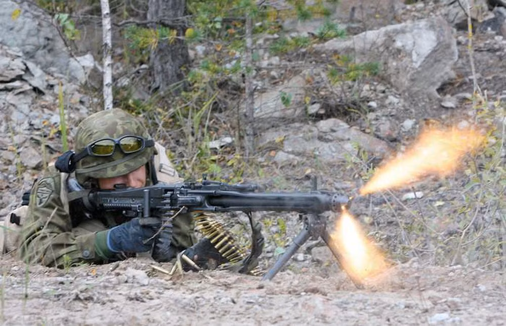 Bước tiến hóa của khẩu súng máy MG1 A1 là MG1 A2 có khóa nòng nặng hơn kèm theo vài thay đổi khác. Ở phiên bản MG1 A3 súng được thay đổi bộ phận che chớp sáng đầu nòng, chân chống cải tiến.