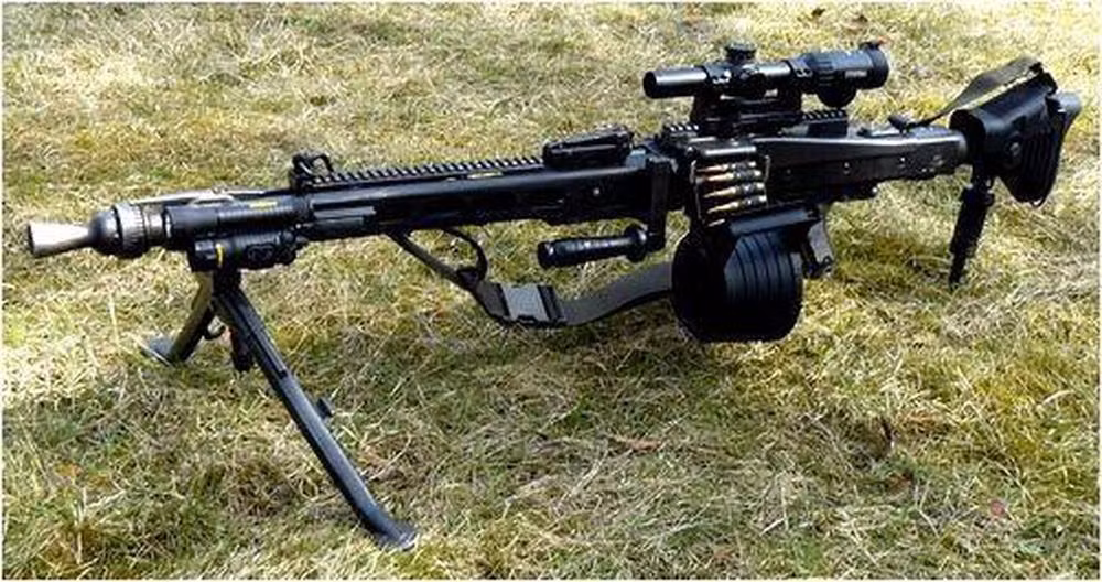 Năm 1968, súng tiếp tục được cải tiến hoàn thiện và lúc này được định danh chính thức là MG3. Hãng Rheinmetall chịu trách nhiệm sản xuất để cung cấp cho quân đội Tây Đức cũng như các đồng minh NATO.