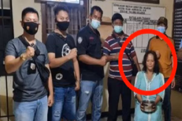 Uat uc vi bi me chong mang, con dau gay toi ac rung dong