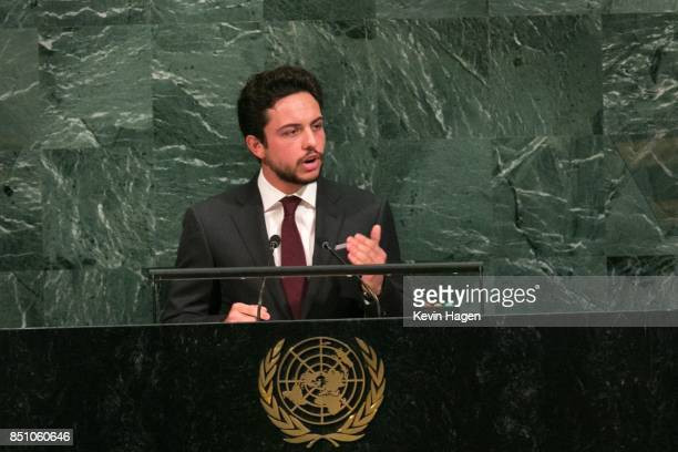 Từ năm 2012, khi mới 18 tuổi, Thái tử Hussein đã tháp tùng cha anh trong nhiều chuyến công du và còn thay mặt vua cha thực hiện nhiều chuyến thăm ngoại giao đến các nước. Ảnh: Getty.