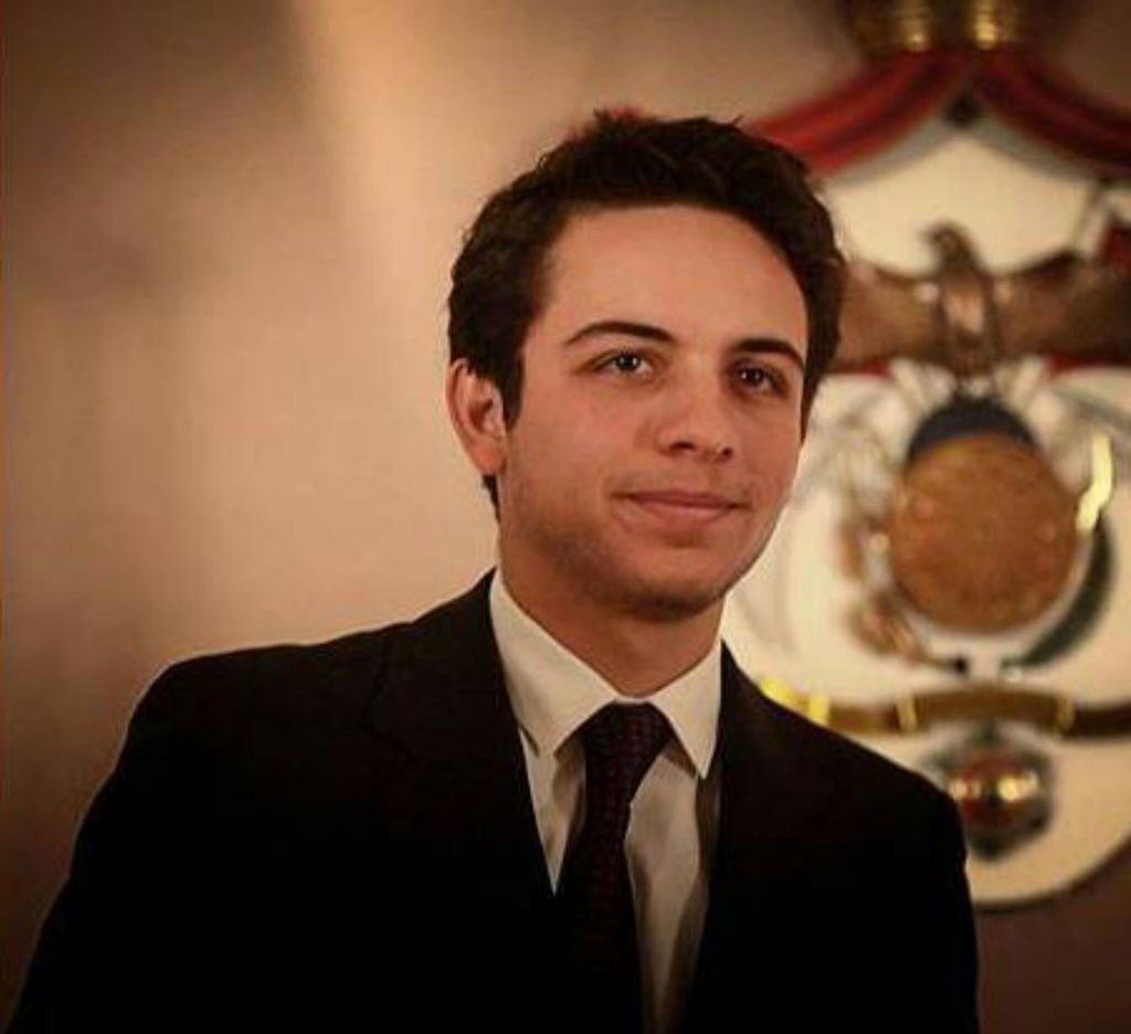 Thái tử Hussein hiện có cấp hàm Trung úy trong Quân đội Jordan. Ảnh: Pinterest.