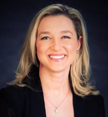 Thống đốc New York cũng bị cáo buộc chạm vào lưng và hôn tay Liss khi không được sự đồng ý. Ảnh: NYP.