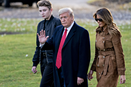 Số 12. Năm Barron Trump 12 tuổi có chiều cao đúng bằng chiều cao của cha cậu (192 cm). Hiện tại, chiều cao của Barron vượt cả cha mẹ cậu. Ảnh: Bloomberg.