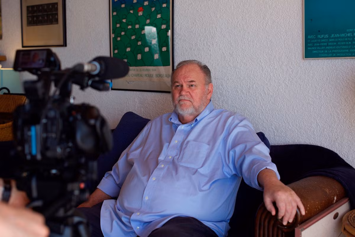 Trong một cuộc phỏng vấn với The Mail, vị đạo diễn ánh sáng tại Hollywood chia sẻ, cô con gái nổi tiếng của ông quyết định dứt khoát với cha đẻ. Ảnh: TBI.