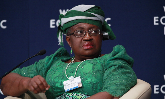 Về đời tư, bà Okonjo-Iweala kết hôn với bác sĩ Ikemba Iweala. Họ có 4 người con. Ảnh: Politico.