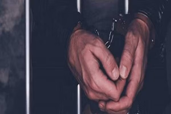 Bi cha phan doi chuyen tinh cam, con gai gay toi ac tay dinh