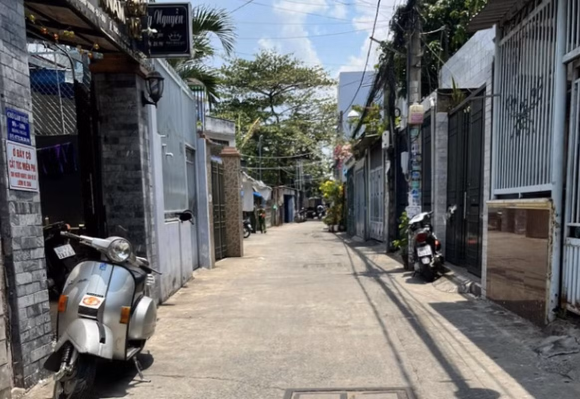  "Nghịch tử" sát hại mẹ ở Đồng Nai: Sáng 10/5/2023, Nguyễn Thanh Quý (ngụ phường Quang Vinh, TP Biên Hòa, Đồng Nai) hỏi xin tiền mẹ là bà N.T (68 tuổi) nhưng không được. Tức giận, Quý dùng dao đâm bà T. Bị thương nặng, bà T. lết ra ngoài đường cầu cứu. Phát hiện sự việc, người dân đã báo công an và cấp cứu nạn nhân. Tuy nhiên, do vết thương quá nặng, bà T. đã tử vong. Công an đã bắt giữ Quý. 