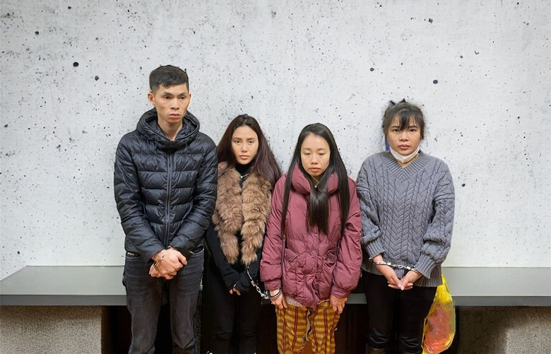 Bat 3 nu, 1 nam to chuc su dung trai phep chat ma tuy